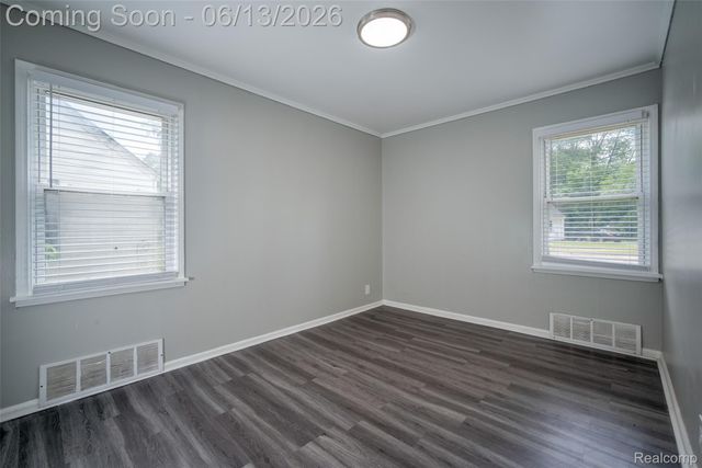 10760 Troy Street, Oak Park, MI 48237