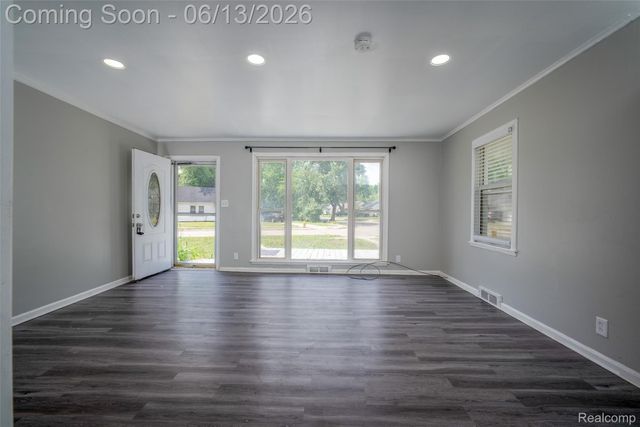 10760 Troy Street, Oak Park, MI 48237