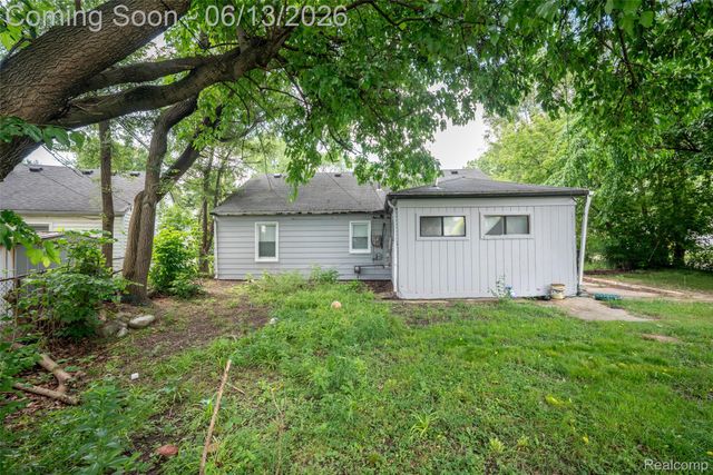 10760 Troy Street, Oak Park, MI 48237