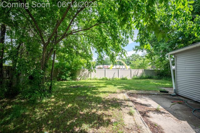 10760 Troy Street, Oak Park, MI 48237