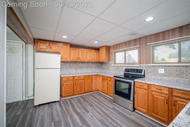 10760 Troy Street, Oak Park, MI 48237