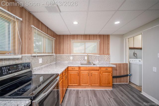 10760 Troy Street, Oak Park, MI 48237