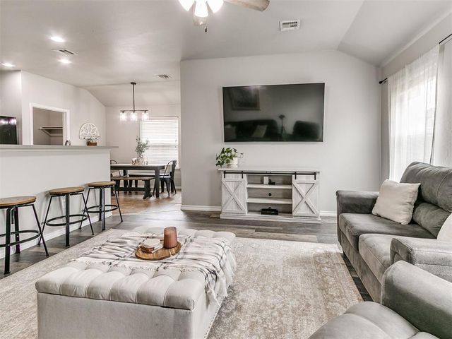709 NE 20th Terrace, Newcastle, OK 73065