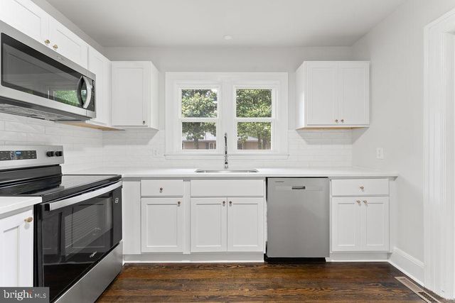 10221 DAHLGREN RD, King George, VA 22485