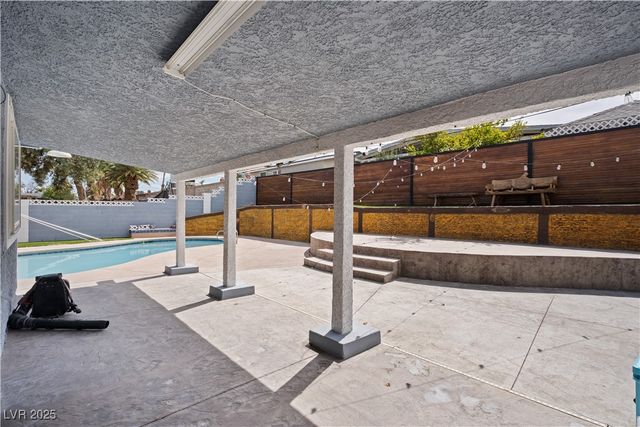 4231 Rimcrest Road, Las Vegas, NV 89121