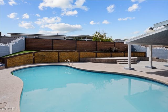 4231 Rimcrest Road, Las Vegas, NV 89121