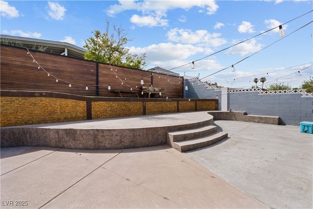 4231 Rimcrest Road, Las Vegas, NV 89121