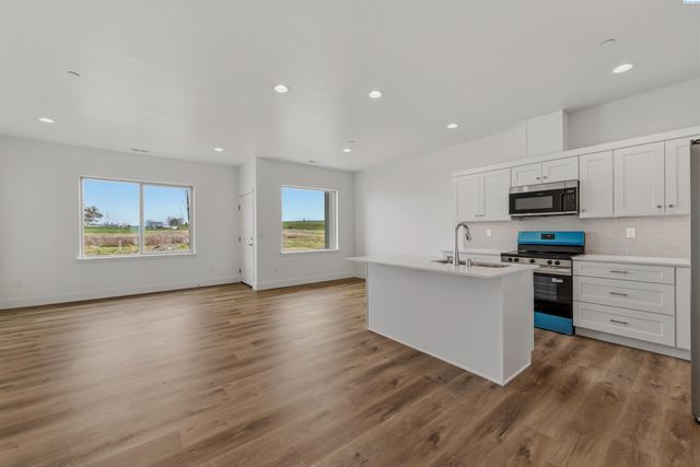 4501 Road 114, Pasco, WA 99301