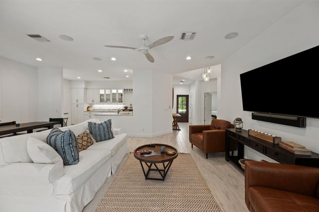 106 TOTEKA Circle, Jupiter, FL 33458