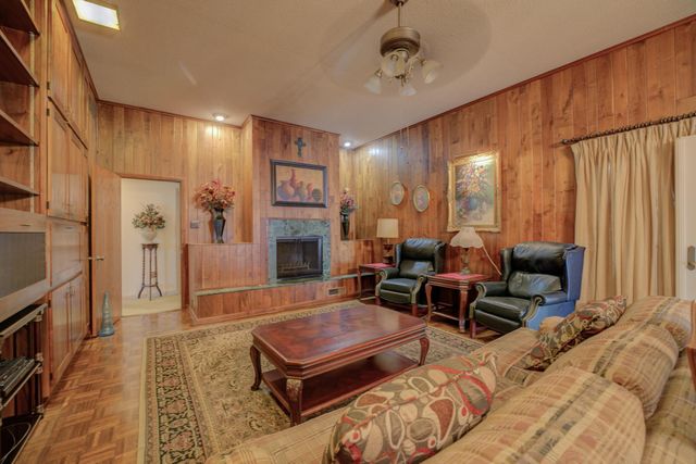 2011 KIRBY PKY, Memphis, TN 38119