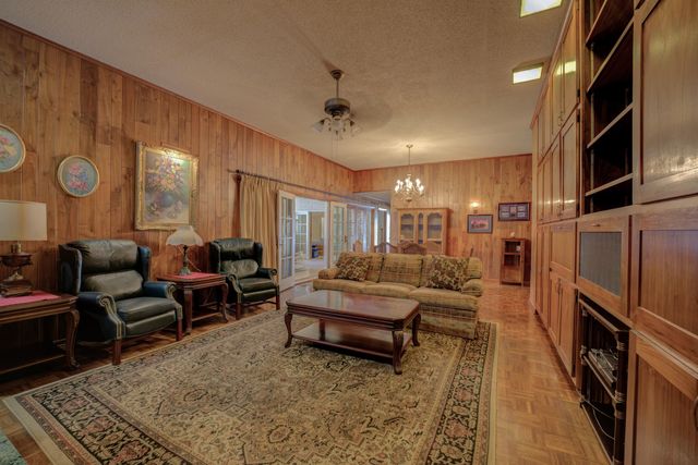 2011 KIRBY PKY, Memphis, TN 38119