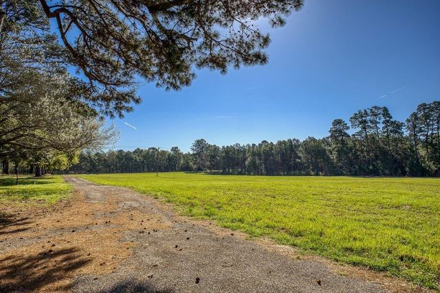 1383 Fm 3266, Palestine, TX 75801