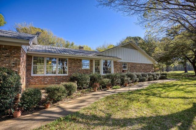 1383 Fm 3266, Palestine, TX 75801