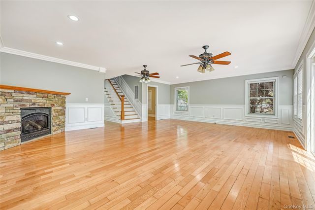 20 Woods Place, Rockville Centre, NY 11570