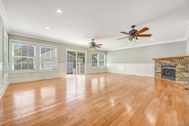 20 Woods Place, Rockville Centre, NY 11570