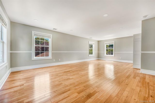 20 Woods Place, Rockville Centre, NY 11570
