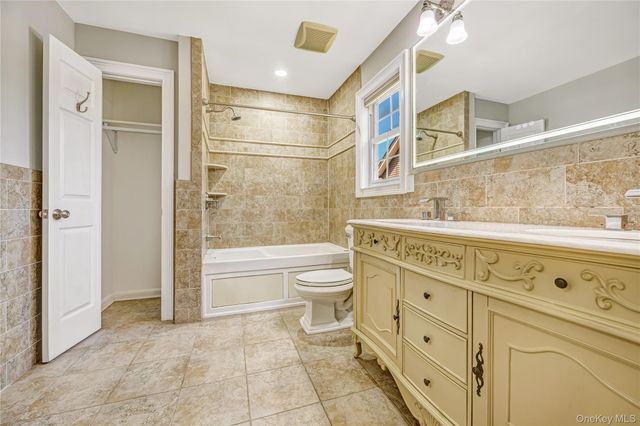 20 Woods Place, Rockville Centre, NY 11570