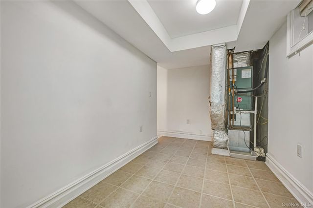 20 Woods Place, Rockville Centre, NY 11570
