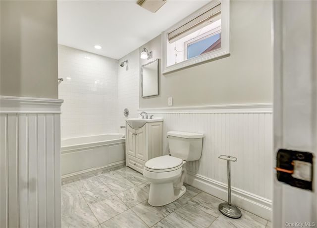 20 Woods Place, Rockville Centre, NY 11570