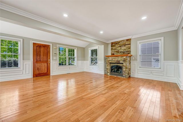 20 Woods Place, Rockville Centre, NY 11570