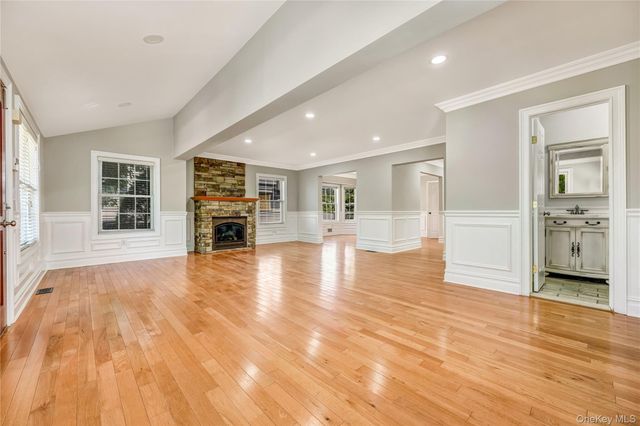 20 Woods Place, Rockville Centre, NY 11570