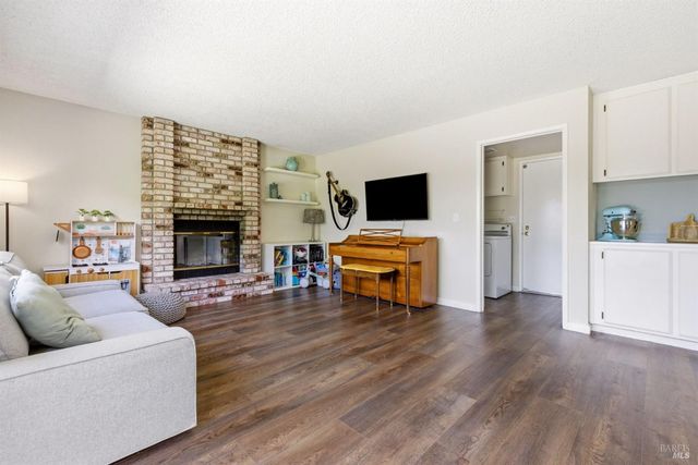 1306 Rebecca Dr, Suisun City, CA 94585