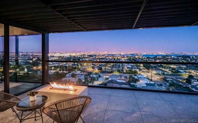 2035 Evergreen St, San Diego, CA 92106