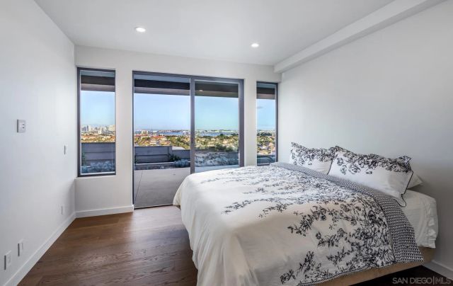 2035 Evergreen St, San Diego, CA 92106