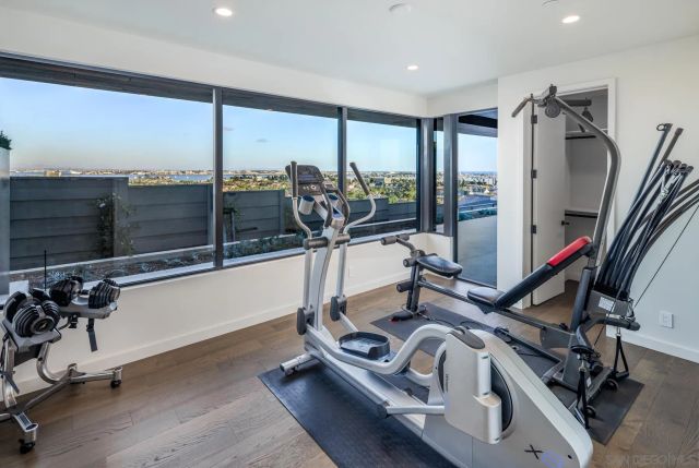 2035 Evergreen St, San Diego, CA 92106