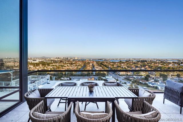 2035 Evergreen St, San Diego, CA 92106