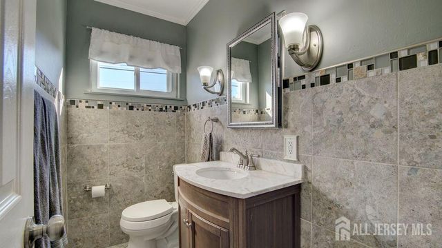 59 Frederick Place, Old Bridge, NJ 08857