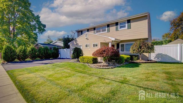 59 Frederick Place, Old Bridge, NJ 08857