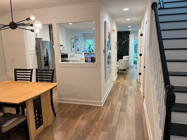 1056 Lakewood Circle, Carol Stream, IL 60188