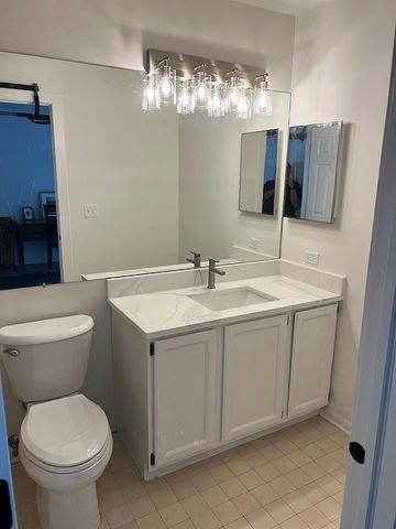 1056 Lakewood Circle, Carol Stream, IL 60188