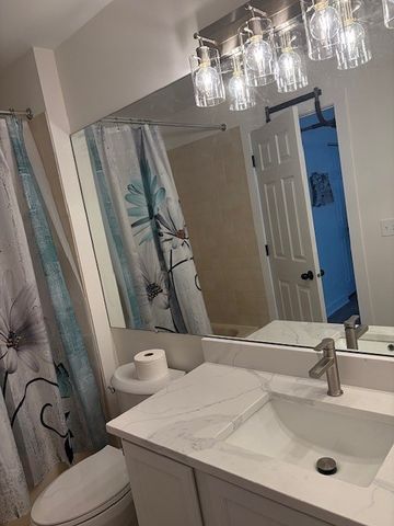 1056 Lakewood Circle, Carol Stream, IL 60188