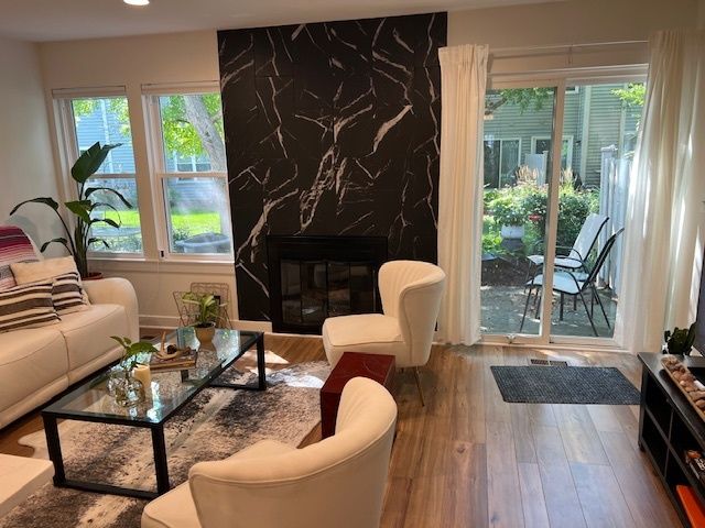 1056 Lakewood Circle, Carol Stream, IL 60188