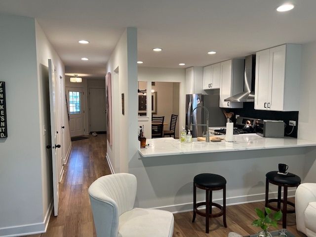 1056 Lakewood Circle, Carol Stream, IL 60188