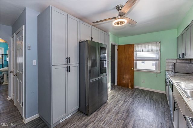 33 Pierce Avenue, Cuyahoga Falls, OH 44221