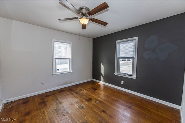 33 Pierce Avenue, Cuyahoga Falls, OH 44221