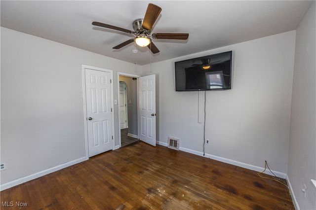 33 Pierce Avenue, Cuyahoga Falls, OH 44221