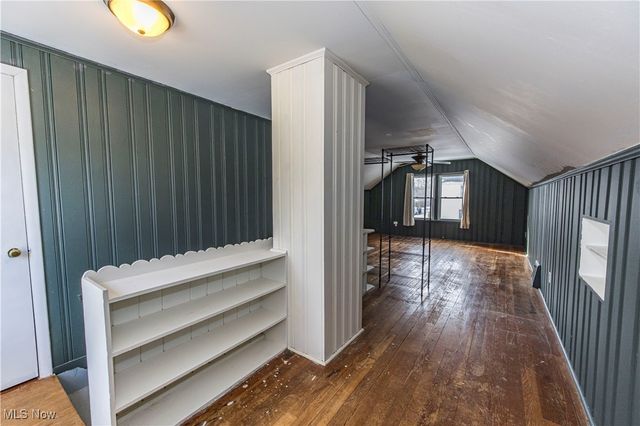 33 Pierce Avenue, Cuyahoga Falls, OH 44221