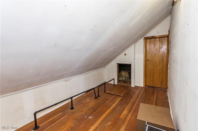 33 Pierce Avenue, Cuyahoga Falls, OH 44221