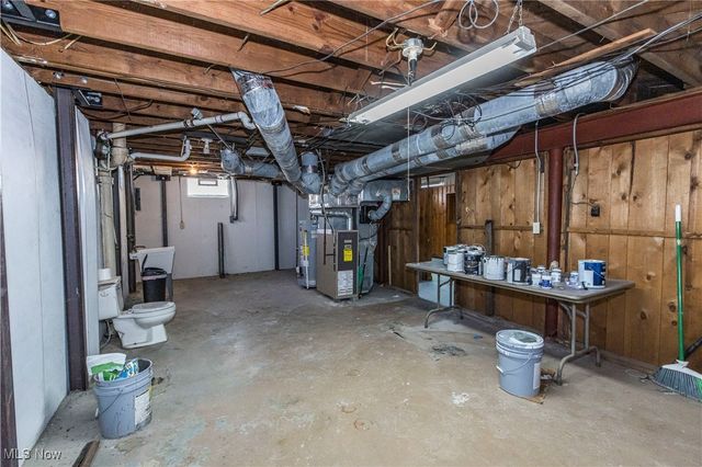 33 Pierce Avenue, Cuyahoga Falls, OH 44221