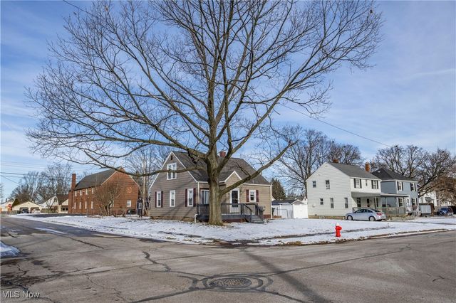 33 Pierce Avenue, Cuyahoga Falls, OH 44221