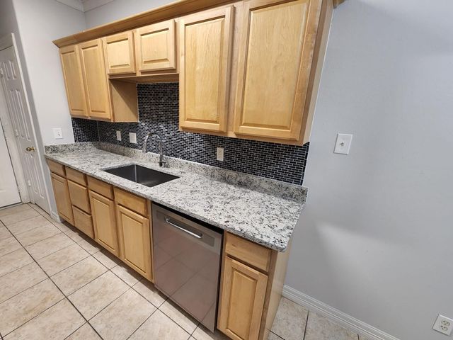 11045 Landswalk Drive Drive 113, Houston, TX 77099