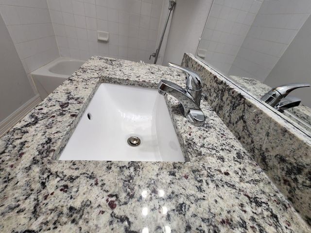 11045 Landswalk Drive Drive 113, Houston, TX 77099