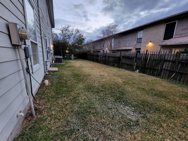 11045 Landswalk Drive Drive 113, Houston, TX 77099