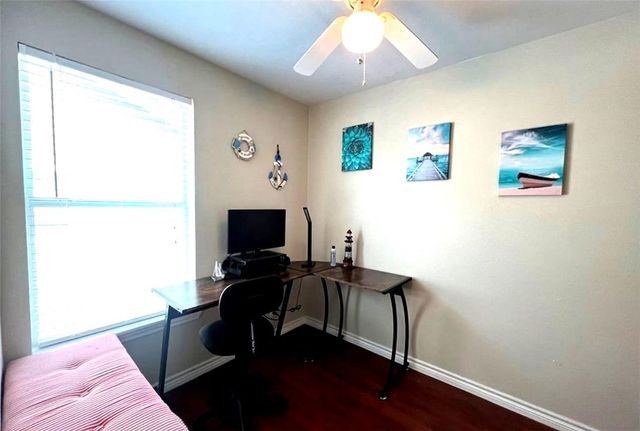 230 N Houston St, Aransas Pass, TX 78336