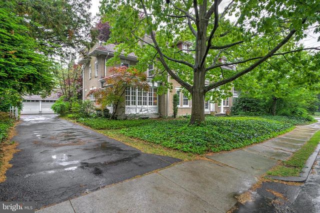 2 E HIGH ST, Lebanon, PA 17042