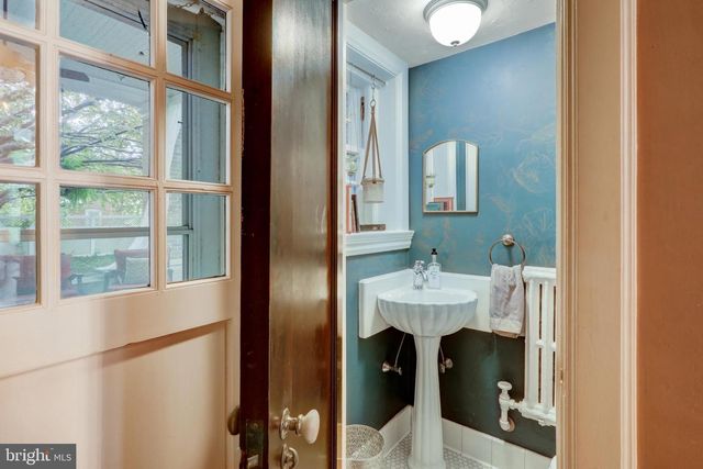 2 E HIGH ST, Lebanon, PA 17042